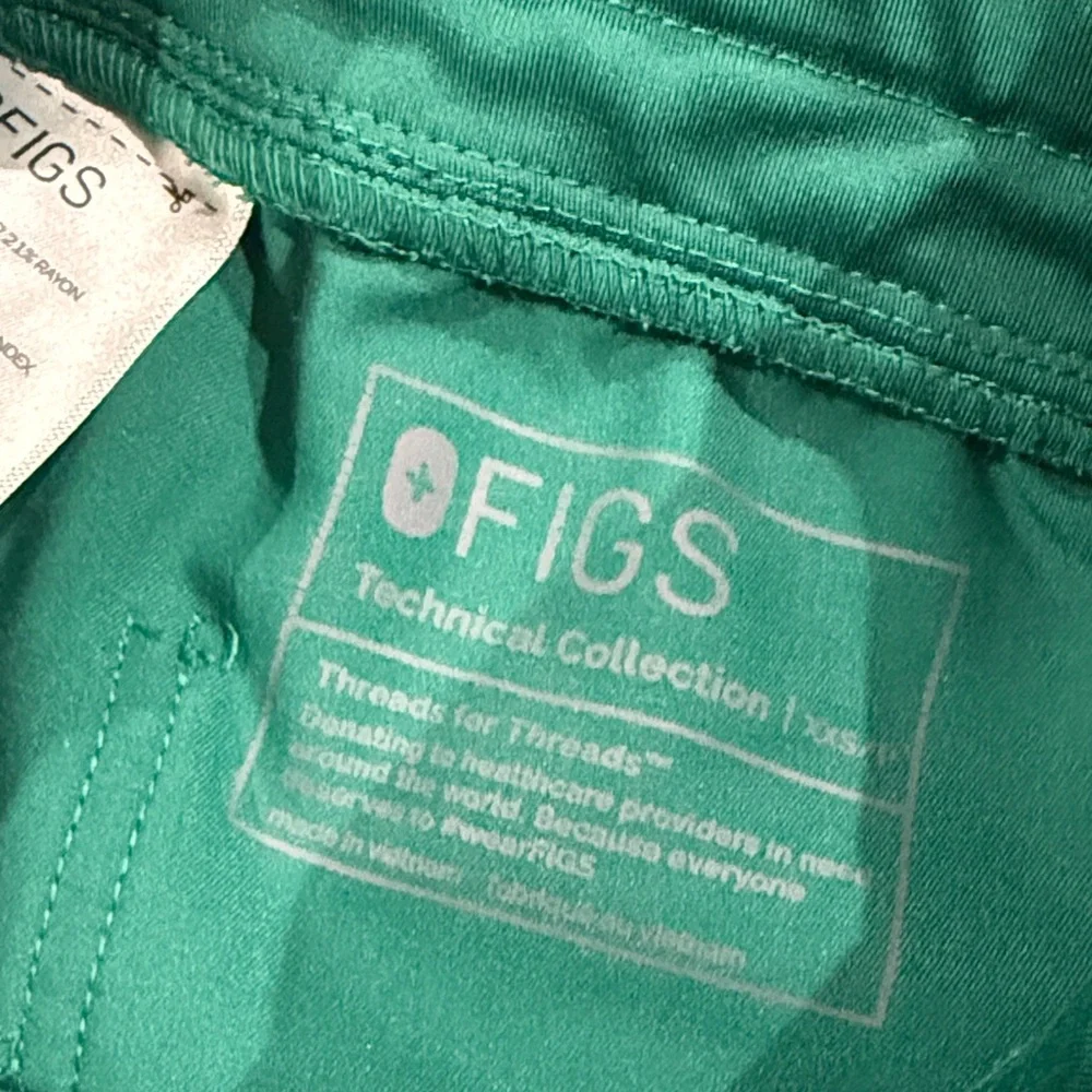 Figs Green Scrub Set - Picture 4 of 4